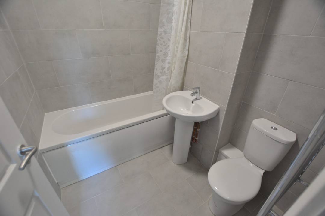 Cemetery road, Porth, Rhondda Cynon Taff,   CF39 0LG