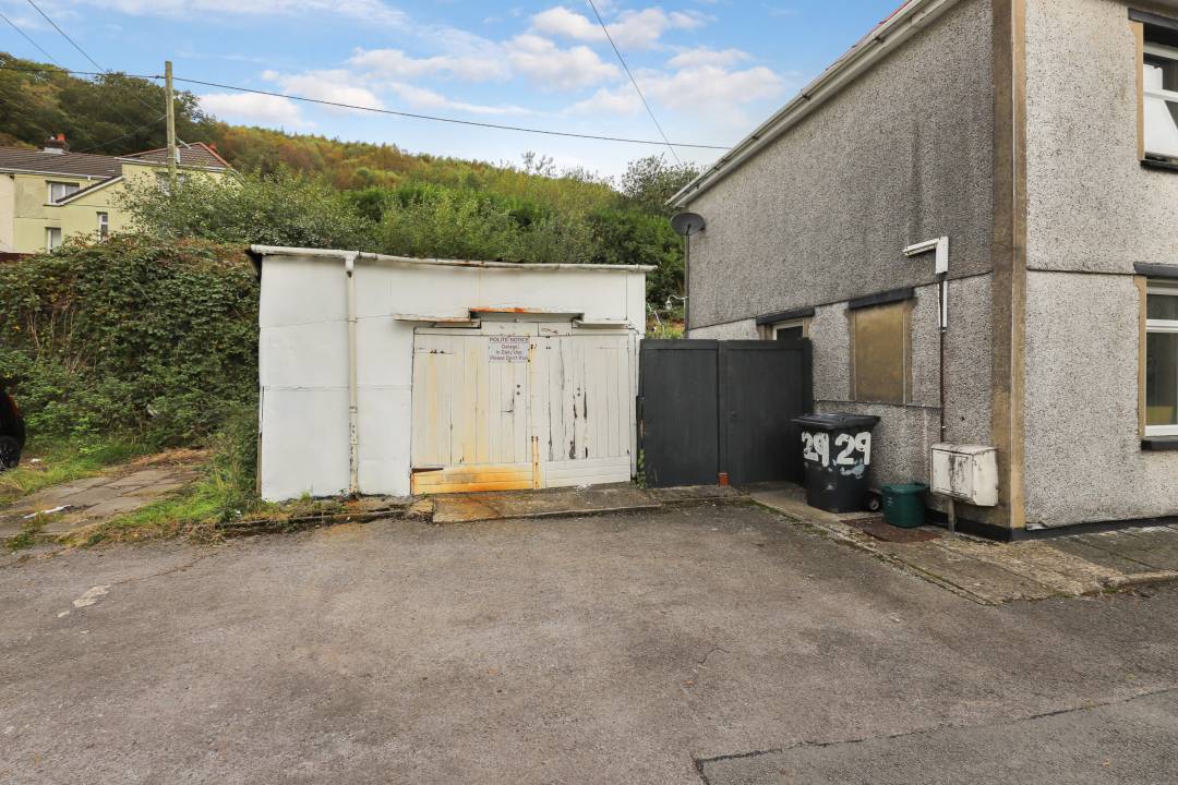 Treneol, Cwmaman, Aberdare,  Rhondda Cynon Taff CF44 6HE