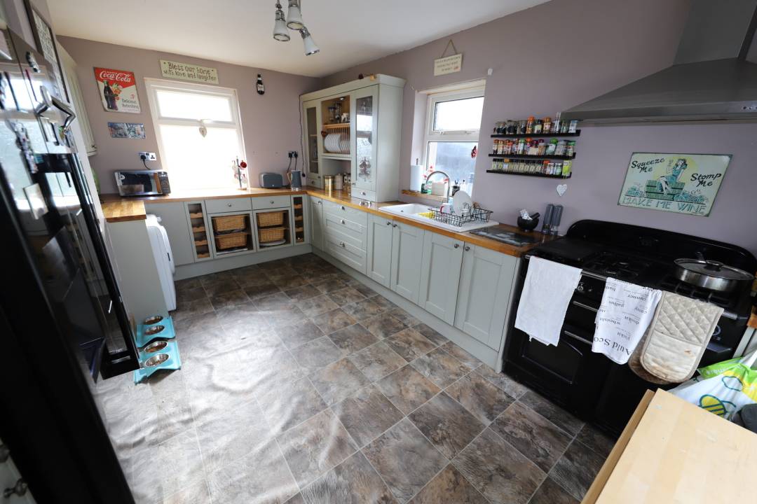 Treneol, Cwmaman, Aberdare,  Rhondda Cynon Taff CF44 6HE
