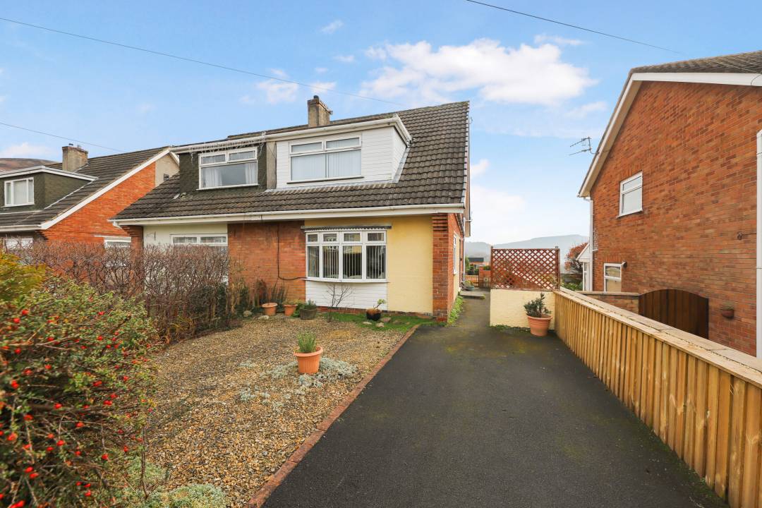 Derwent Drive, Cwmbach, Aberdare,  Rhondda Cynon Taff CF44 0LN