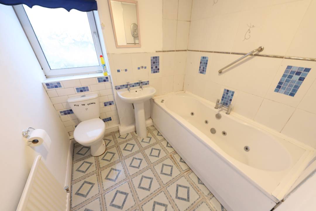 Hirwaun Road, Trecynon, Aberdare,  Rhondda Cynon Taff CF44 8EF
