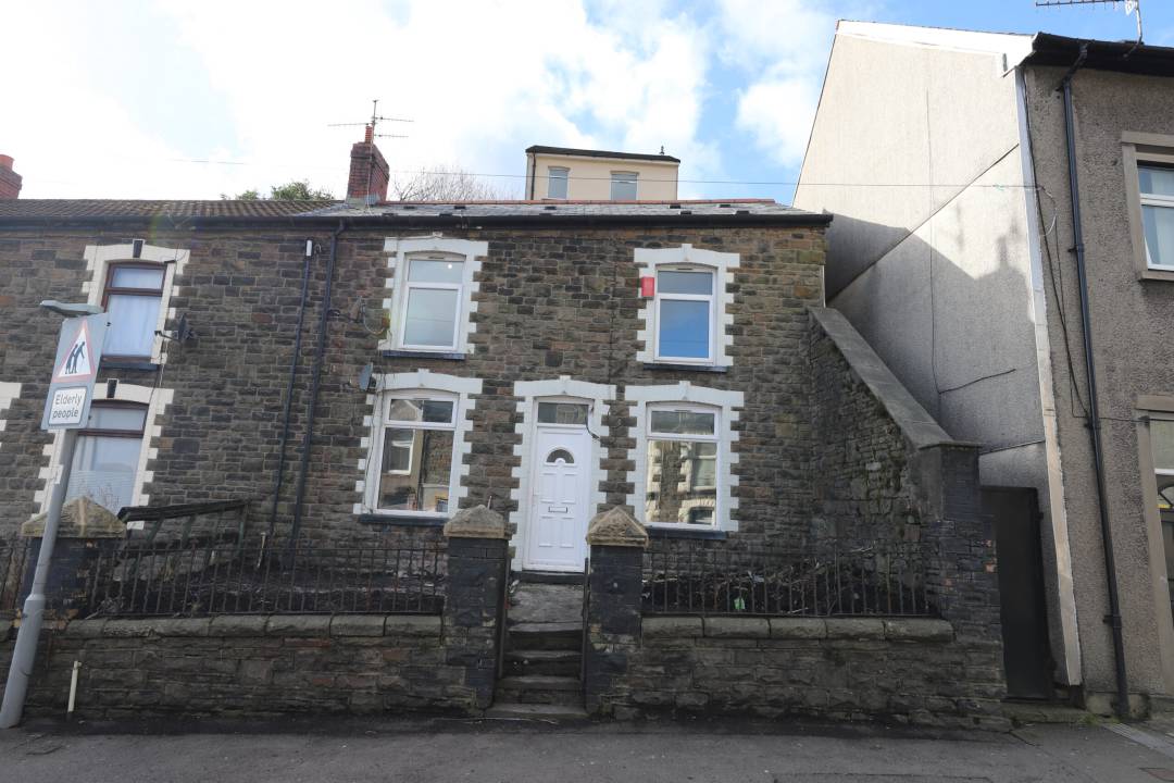 East Road, Tylorstwon, Ferndale,  Rhondda Cynon Taff CF43 3DD