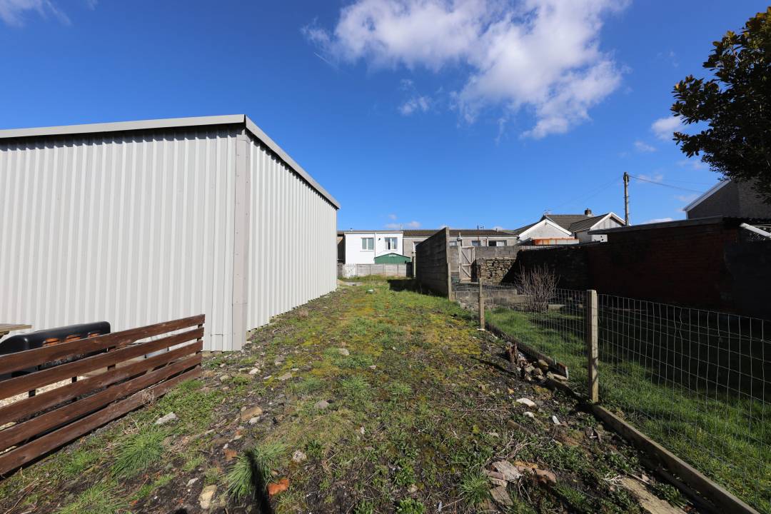 Dowlais Street, Gadlys, Aberdare,  Rhondda Cynon Taff CF44 8ba