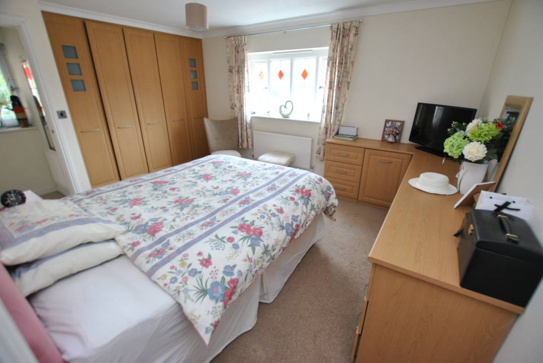 Golygfa'r Eglwys, Pontypridd,  CF37 1JL