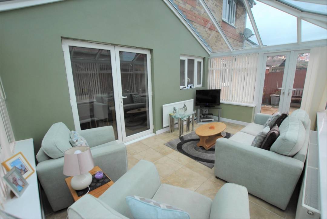 Golygfa'r Eglwys, Pontypridd,  CF37 1JL
