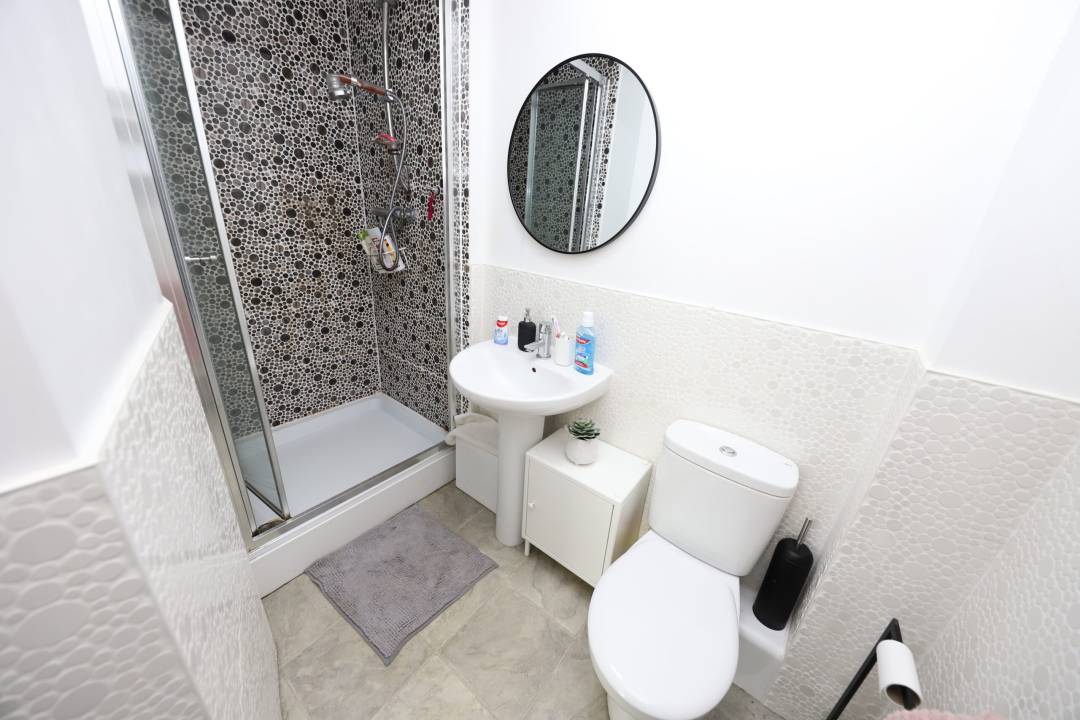 Ynys Y Nos, Pontwalby, Glynneath,   SA11 5LS