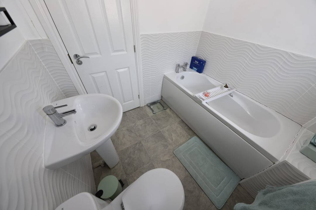 Ynys Y Nos, Pontwalby, Glynneath,   SA11 5LS