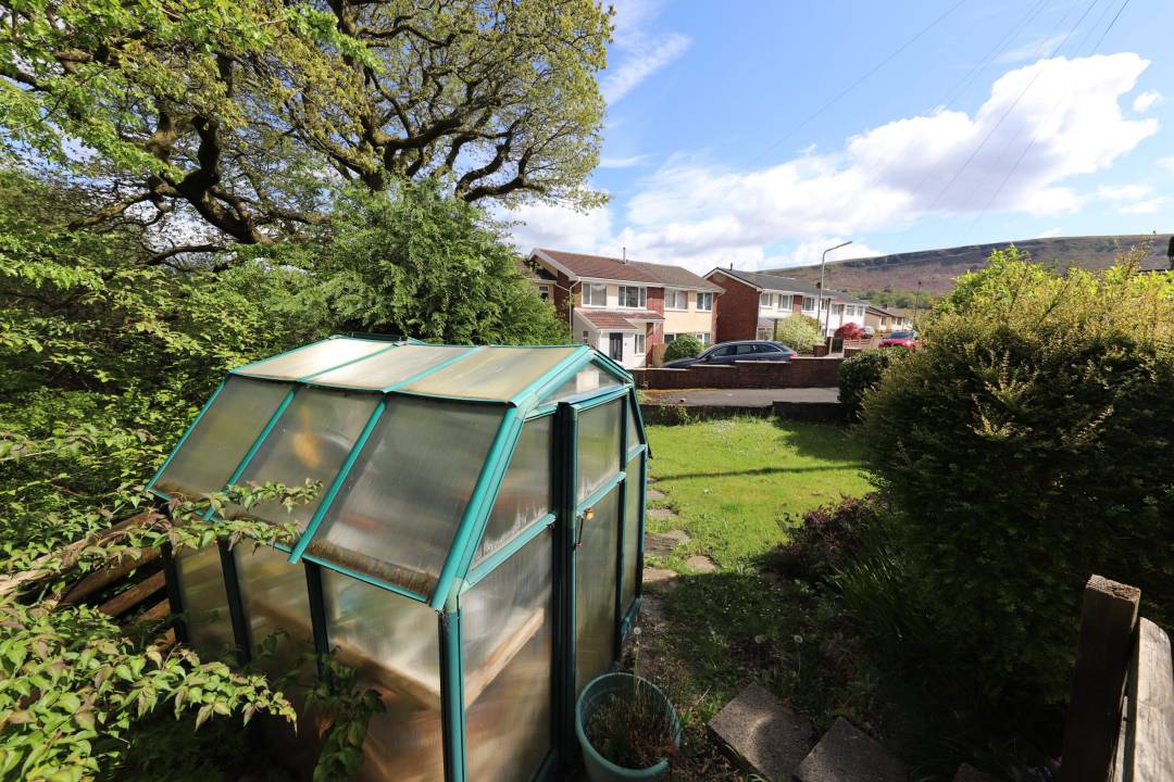 Chestnut Close, Landare, Aberdare,  Rhondda Cynon Taff CF44 8BY