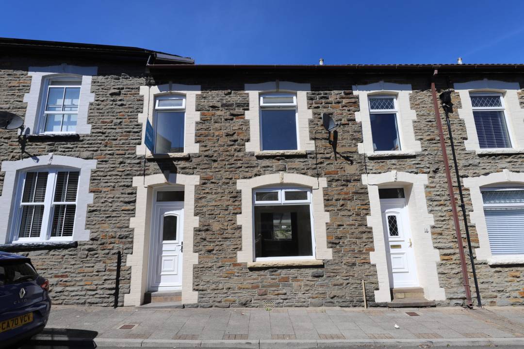 Wayne Street, Porth,  CF39 0BT