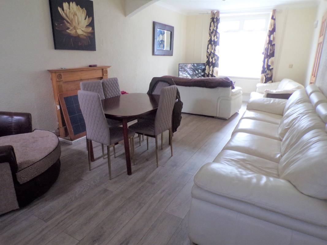 Dumfries Street, Treorchy,  CF42 6TS
