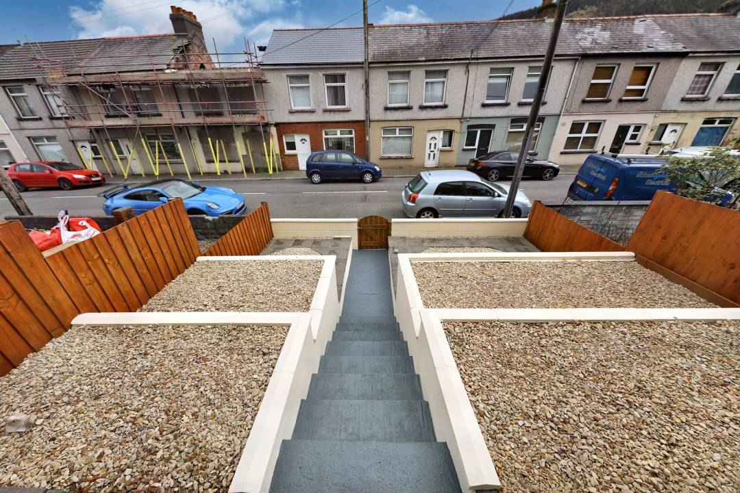 Brynmair Road, Godreaman, Aberdare,  Rhondda Cynon Taff CF44 6LT