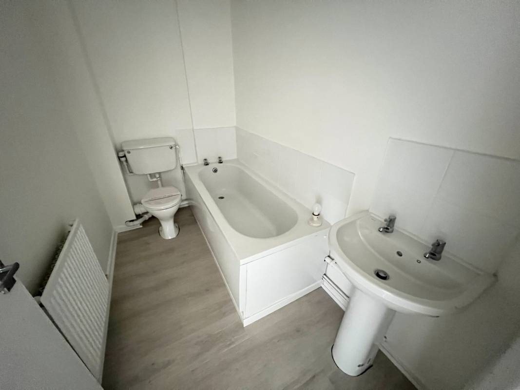 Flat 9 Llys Y Parc, Aberaman, Aberdare,  Rhondda Cynon Taff CF44 6UX