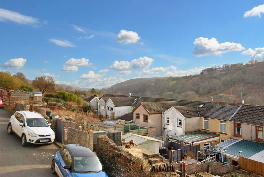 Bedw Road, Treharris,  CF46 6TU