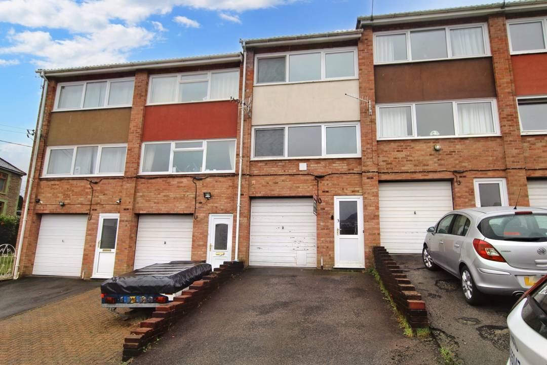 Quarry Hill Close, Maesycoed, Pontypridd CF37 1JQ