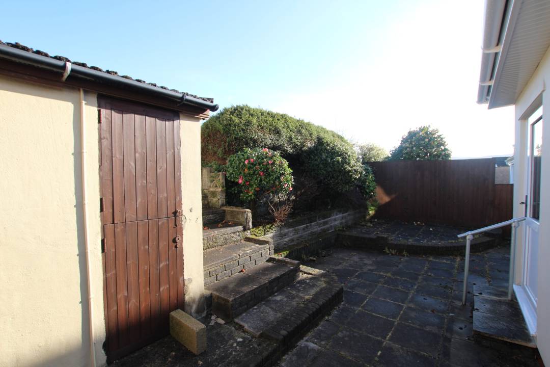 Whiterock Drive, Pontypridd,  CF37 2HA