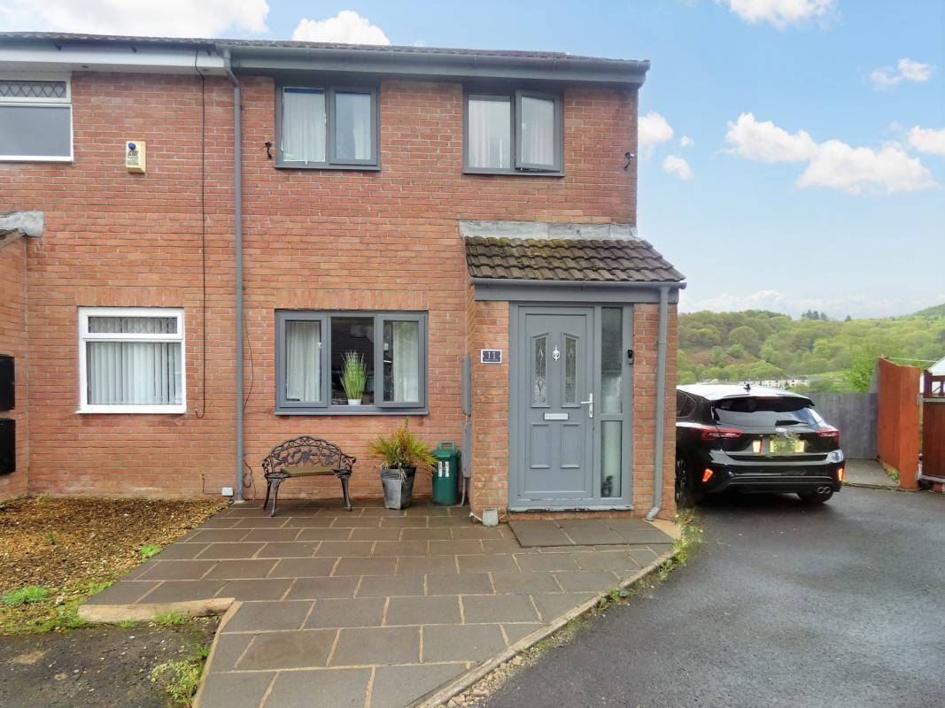 Woodland Vale, Treorchy,  CF42 6TT