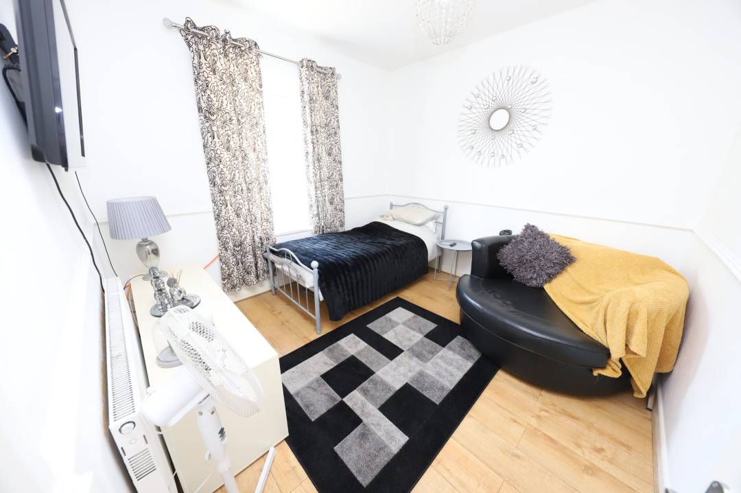 Chapel Row, Cwmbach, Aberdare,  Rhondda Cynon Taff CF44 0LR