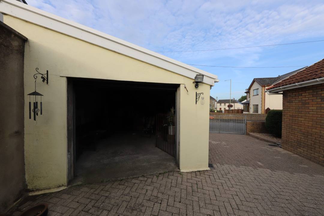 Croesffordd, Cross Street, Hirwaun, Aberdare,  Rhondda Cynon Taff CF44 9NW