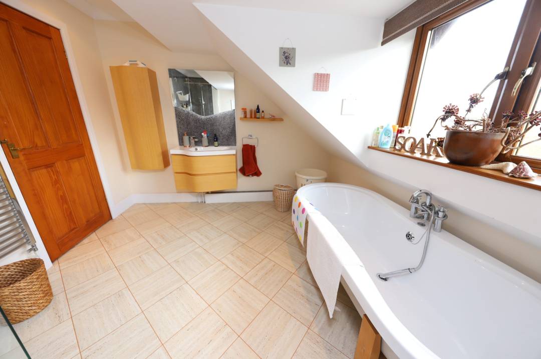 Pen-Y-Banc, Rhigos, Aberdare,  Rhondda Cynon Taff CF44 9YT