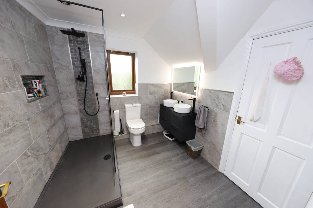 Pen-Y-Banc, Rhigos, Aberdare,  Rhondda Cynon Taff CF44 9YT