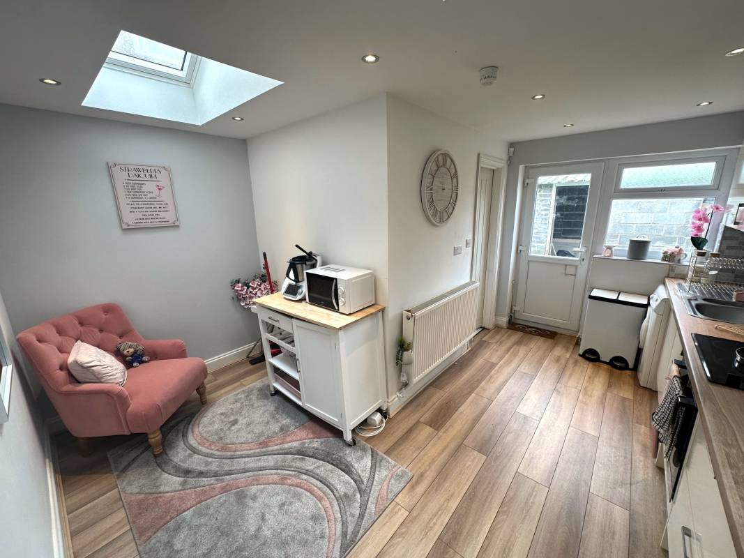 Howard Street, Treorchy, Mid Glamorgan CF42 6AR United Kingdom