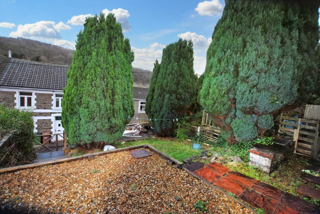 Sunnybank, Tirphil, New Tredegar,  Caerphilly NP24 6EP