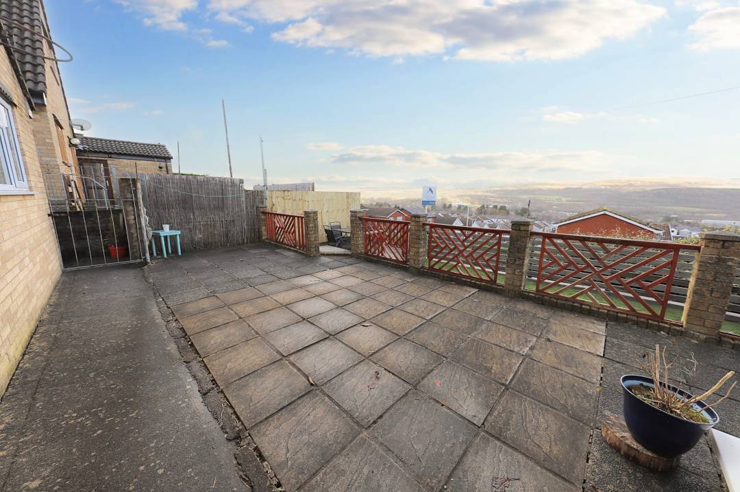 Holly Drive, Cwmdare, Aberdare,  Rhondda Cynon Taff CF44 8PB