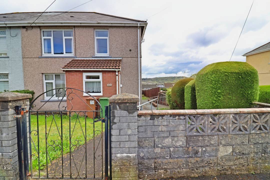 St Gwladys Avenue, Bargoed, Caerphilly,   CF818TB