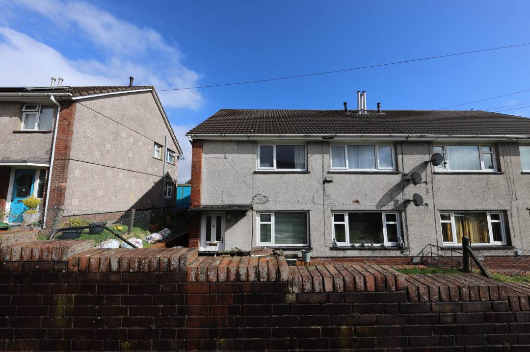 Maesgwyn, Cwmdare, Aberdare,   CF44 8TL