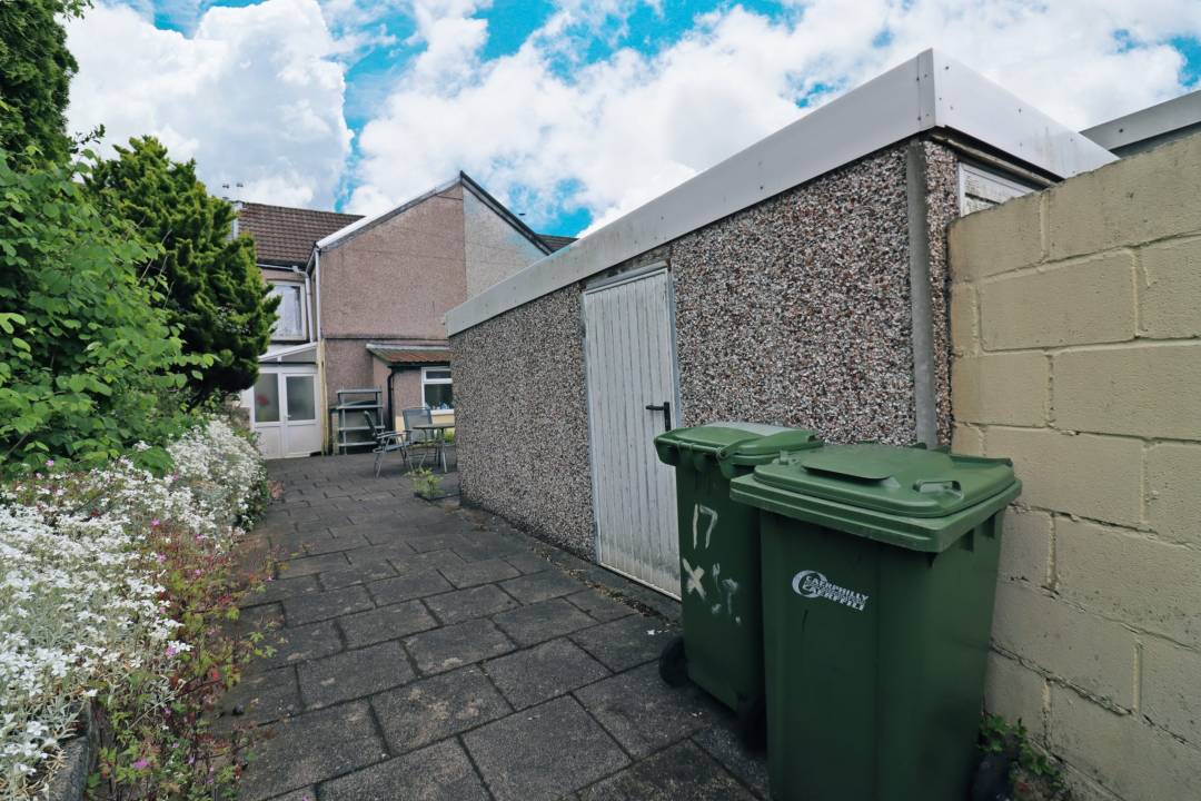 Cross Street, BArgoed,  CF81 8RX