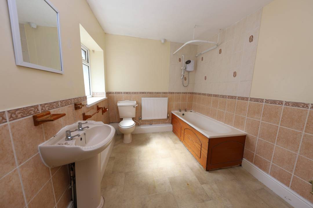 Wyndham Street, Tonypandy,  CF40 1EP