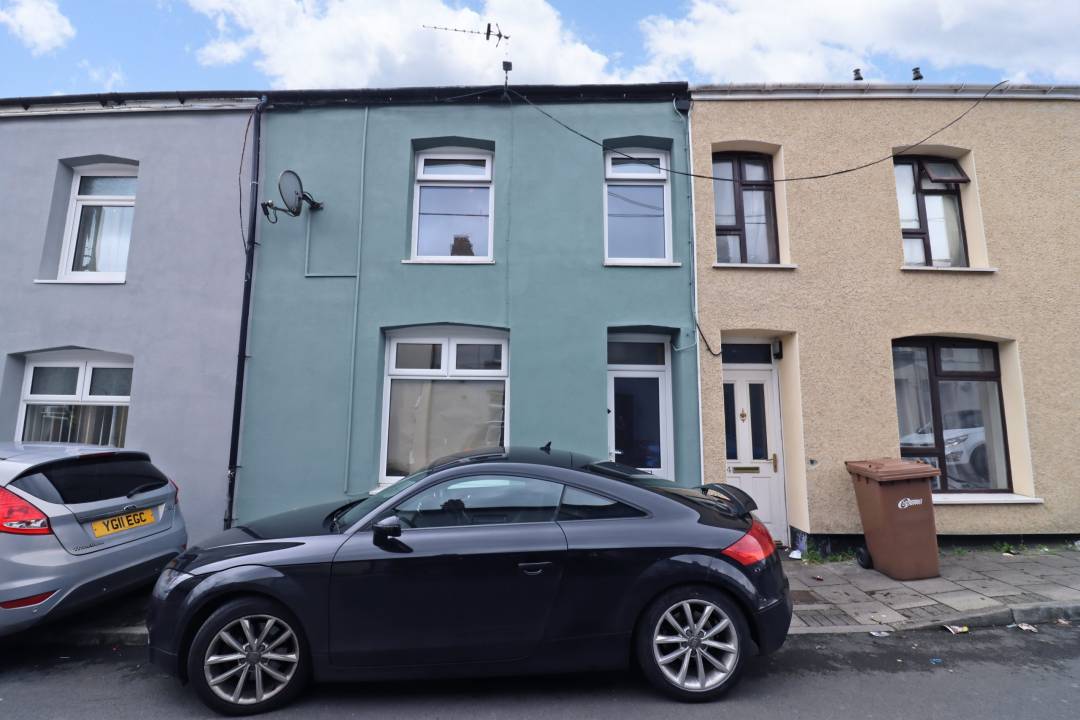 Jones Street, New Tredegar,  NP24 6BE