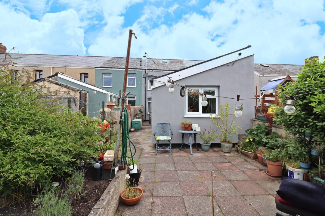 Jones Street, Phillipstown, New Tredegar,  Caerphilly NP24 6BE