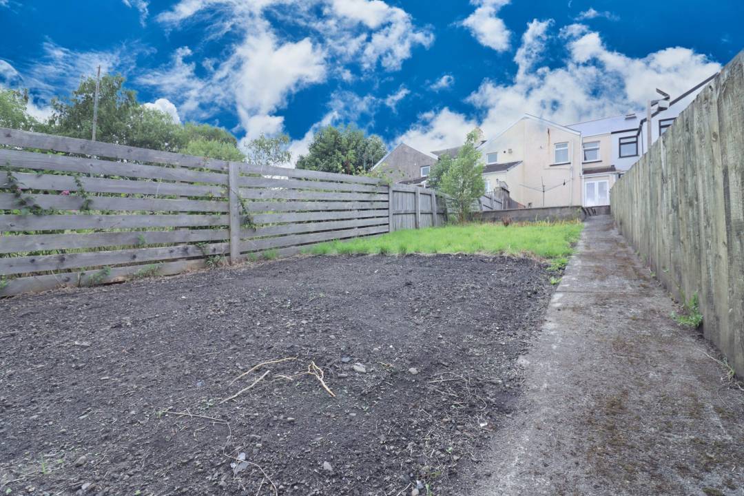 Commercial Street, Aberbargoed,  CF81 9FH.