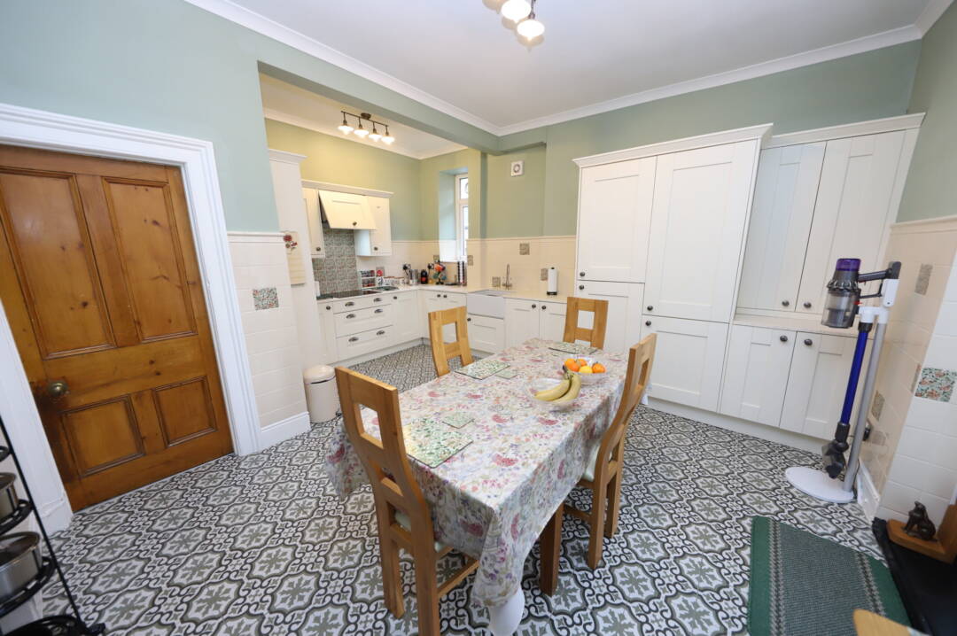 Ty'r Heol, Aberaman, Aberdare,   CF44 6TR