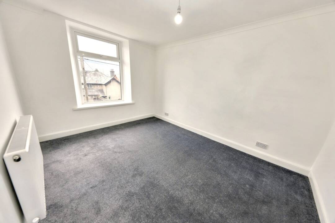 Llanwanno Road, , Mountain Ash,   CF45 3NE