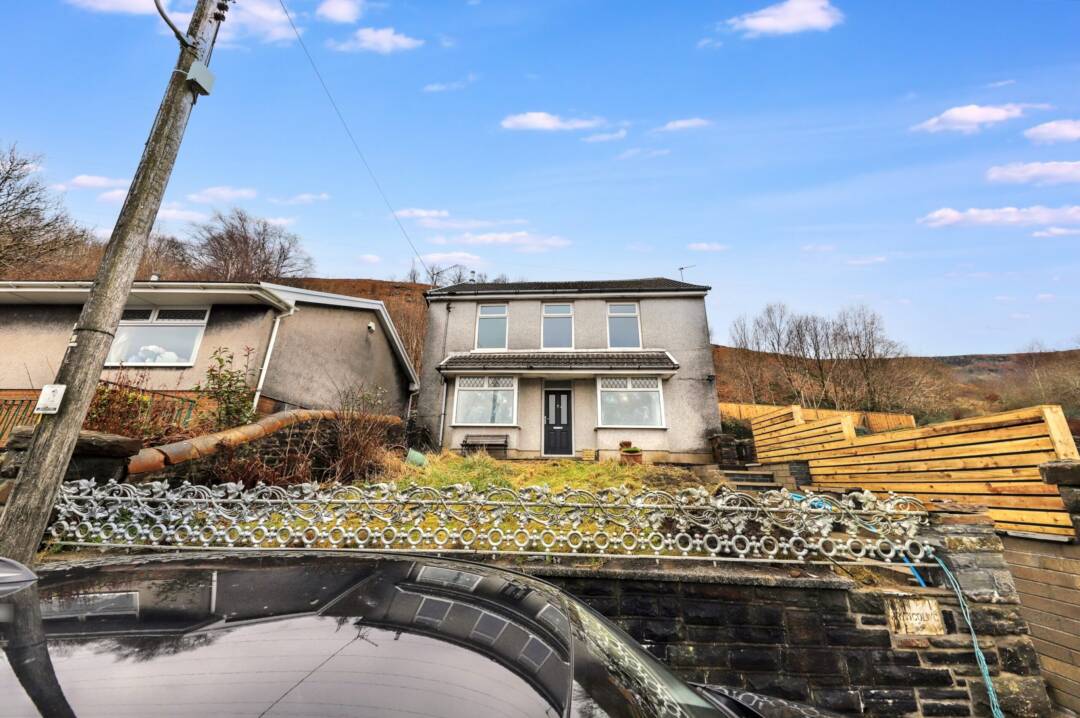 Llanwanno Road, , Mountain Ash,   CF45 3NE