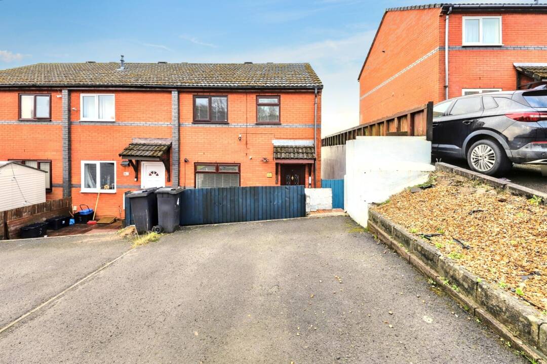 Parc Wenallt, Treharris, Merthyr Tydfil,   CF46 5HX