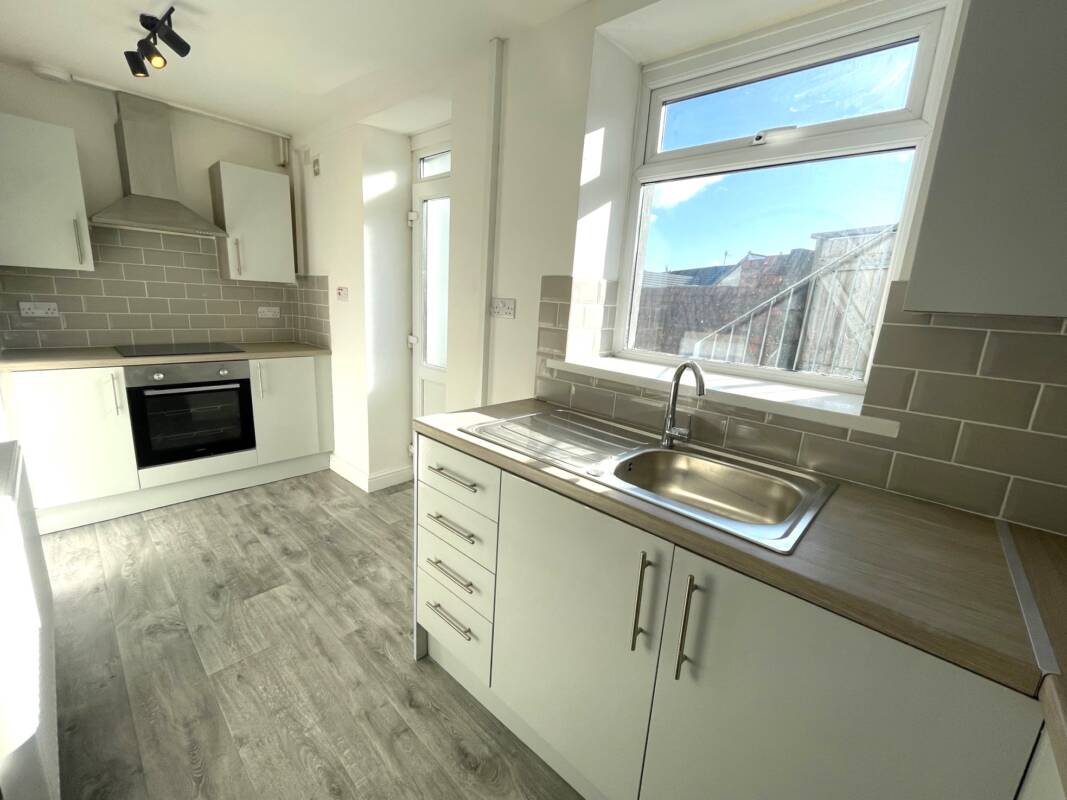 Chepstow Road, Cwmparc, Cwmparc,   CF42 6UU United Kingdom