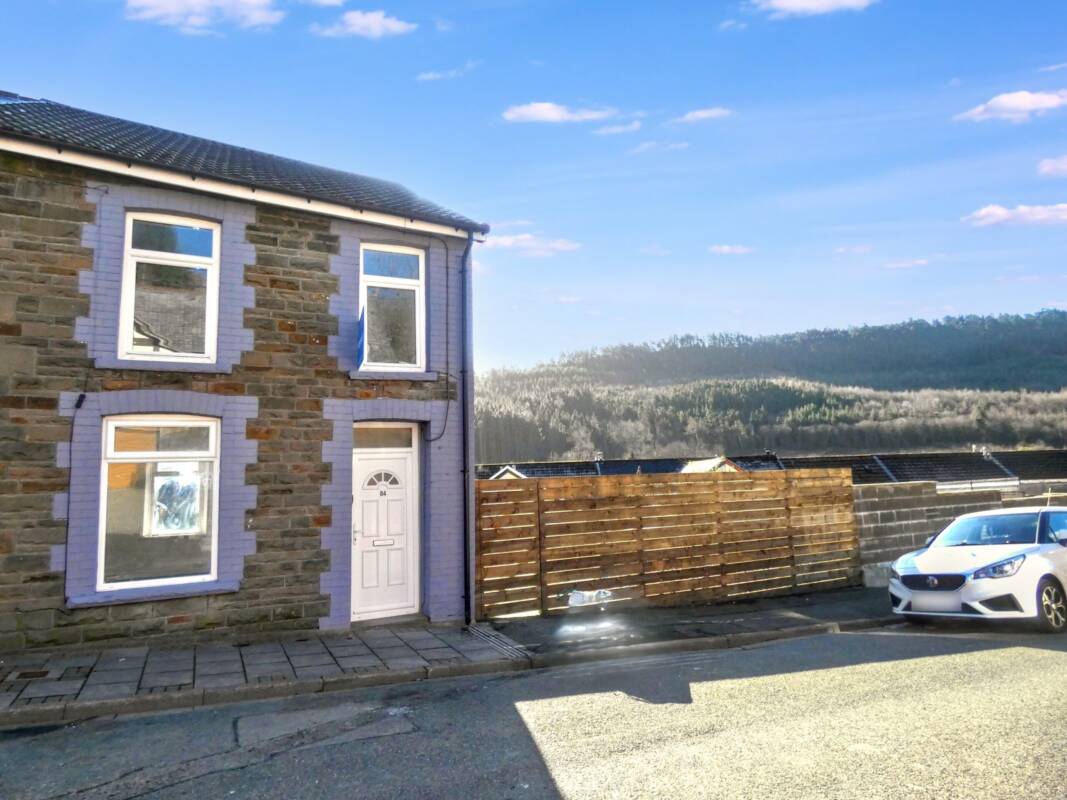 Chepstow Road, Cwmparc, Cwmparc,   CF42 6UU United Kingdom