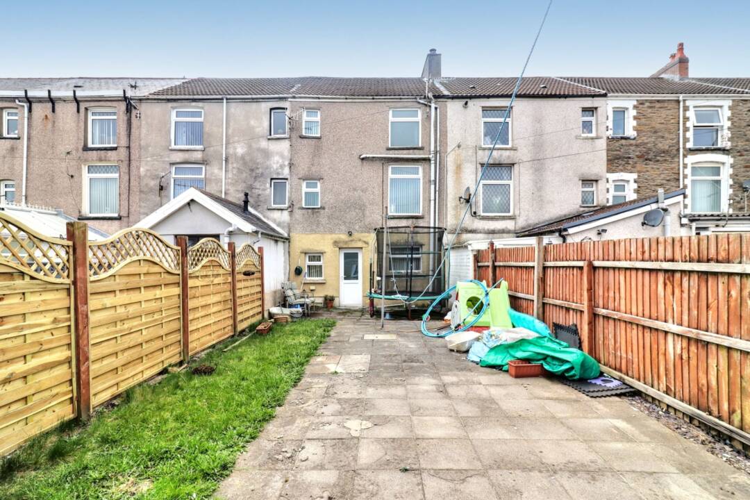 Francis Street, Bargoed,  CF81 8RR