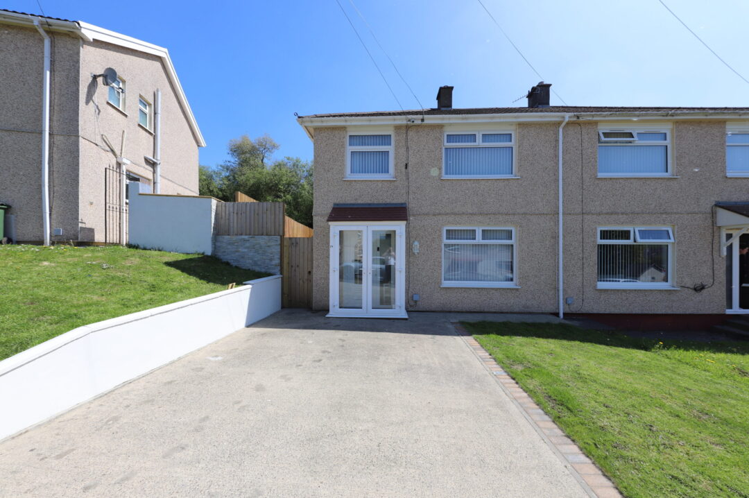 Maeshyfryd, Cwmbach, Aberdare,   CF44 0DH