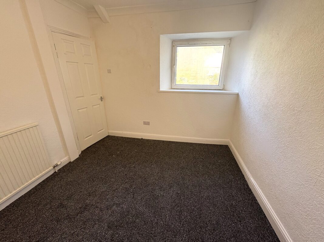 Chepstow Road, Cwmparc,  CF42 6UU United Kingdom