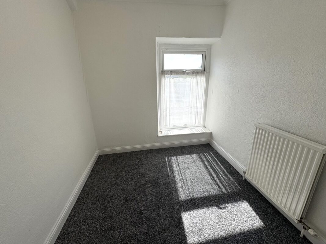 Chepstow Road, Cwmparc,  CF42 6UU United Kingdom