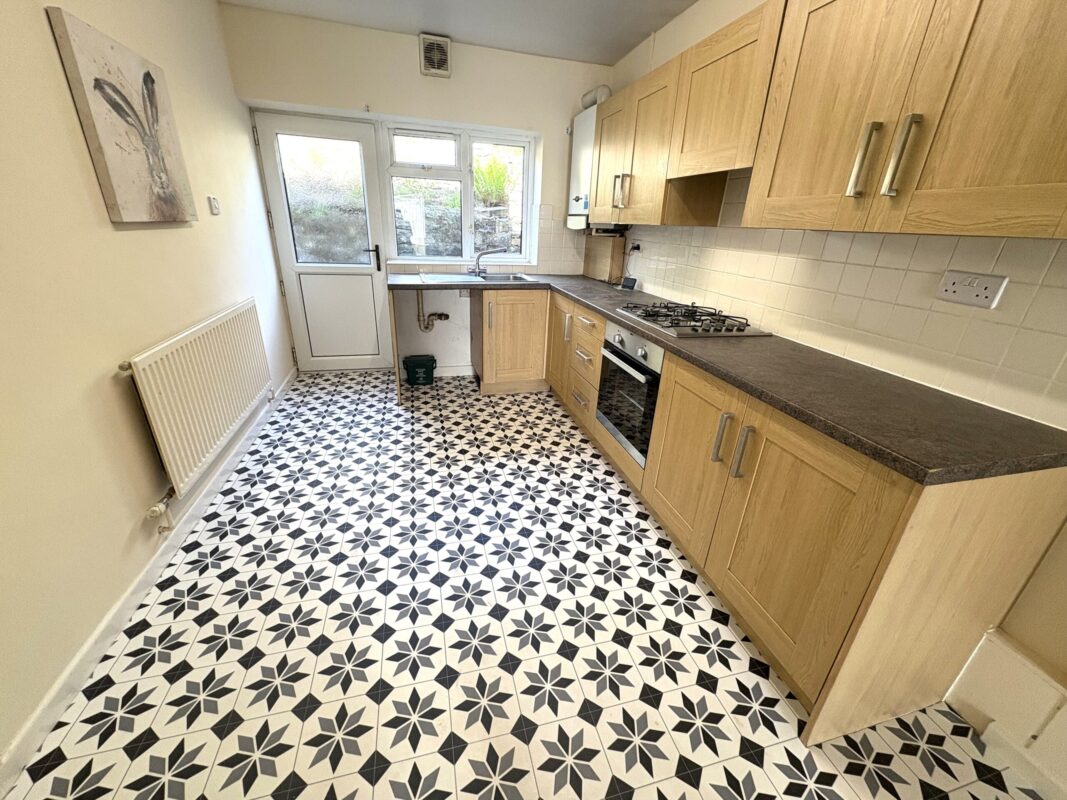 Chepstow Road, Cwmparc,  CF42 6UU United Kingdom