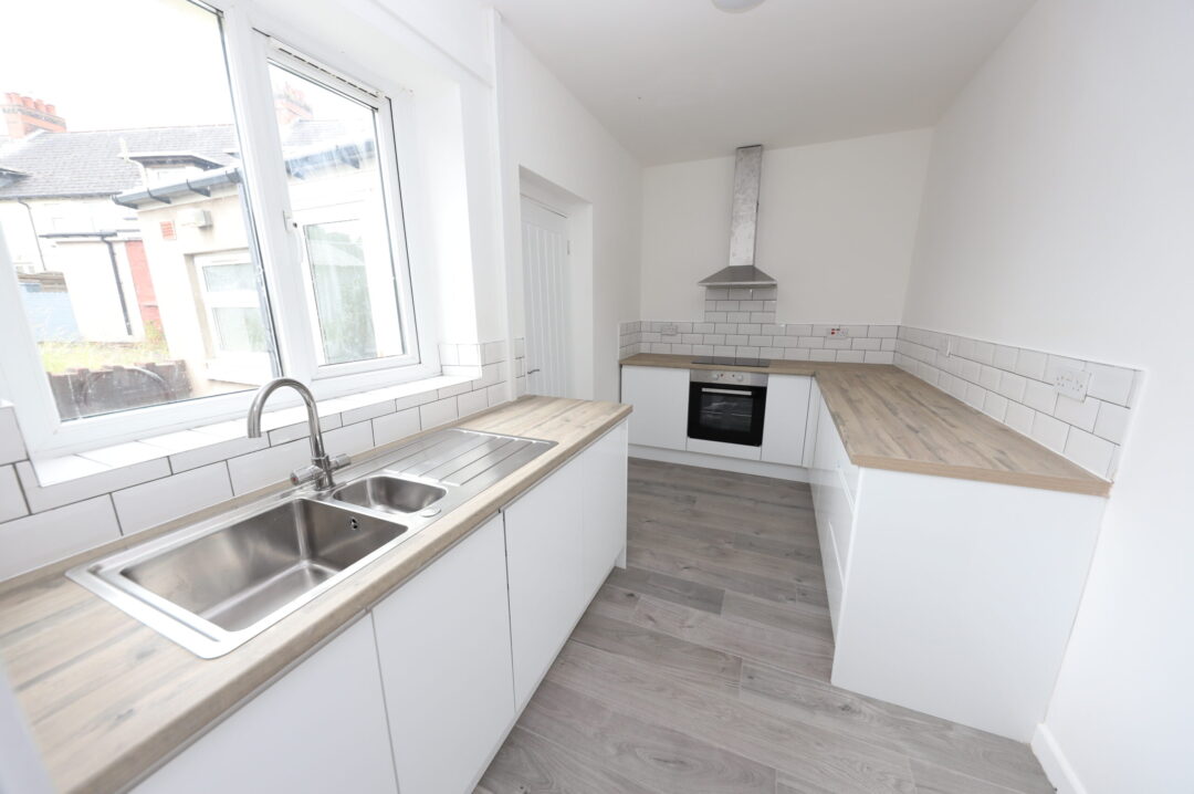 Markham Crescent, Oakdale, Blackwood NP12 0JY,   NP12 0JY