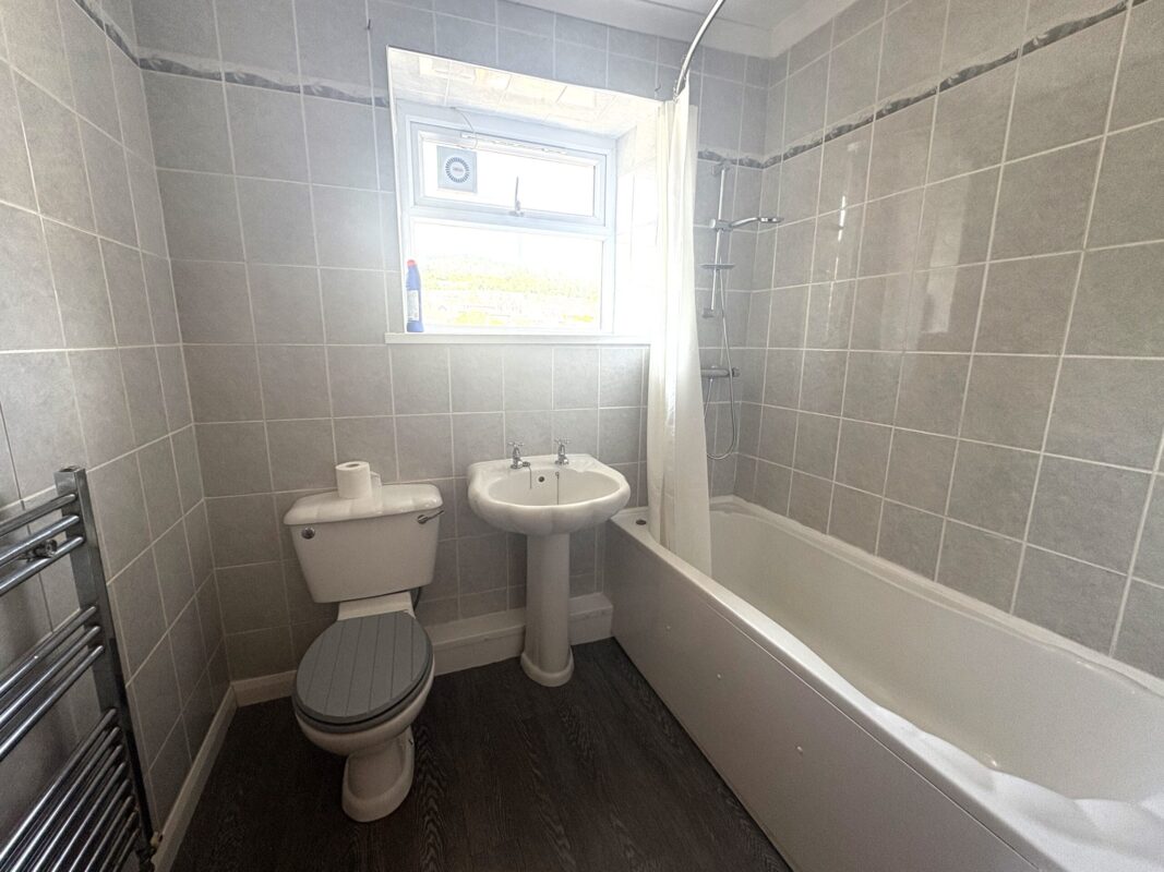 141 Miskin Road  Tonypandy,  CF402QL