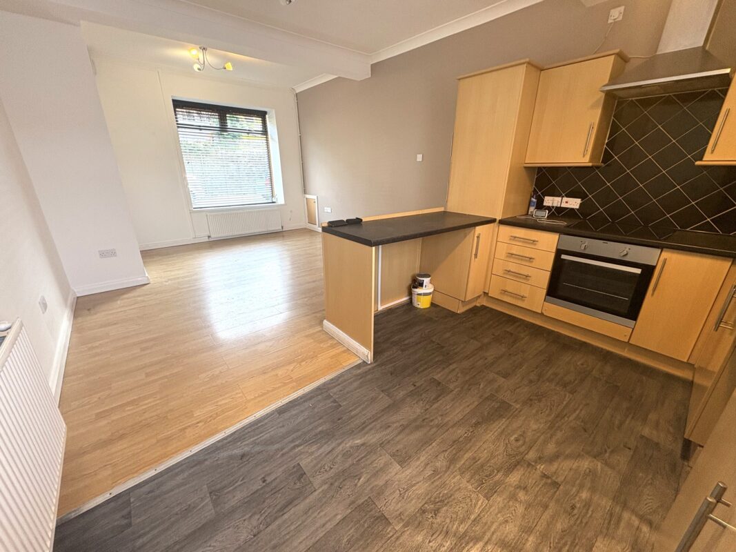 141 Miskin Road  Tonypandy,  CF402QL