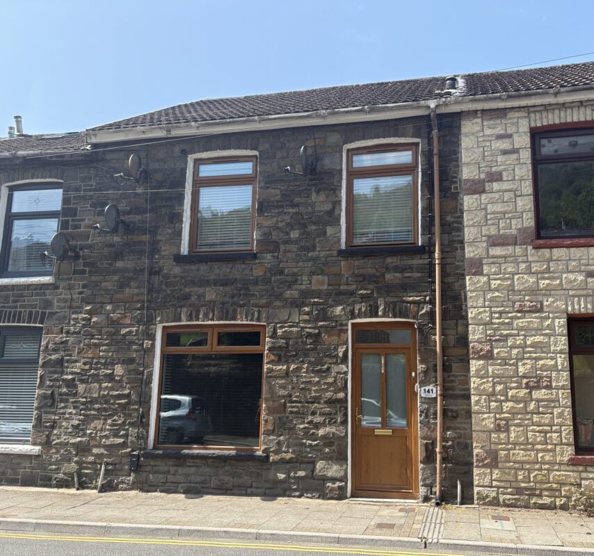 141 Miskin Road  Tonypandy,  CF402QL