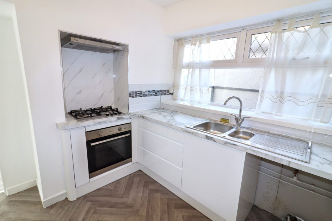 West Street, Bargoed,  CF81 8SA